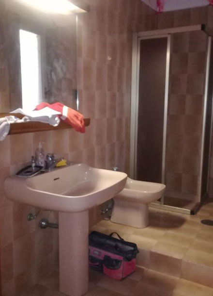 pavimenti |laminat|paventi laminate|taglio|pvc|prquet|legno|decorator|cartongesso|interni|pittura|torino|la piastrella|piastrella|cucina|casa|ristrutturazioni torino|ristrutturazioni casa |ristrutturazioni casa|torino|tubazioni|elettricita|edili|italia|bagno